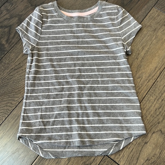 Bundle!!! Size 5t shirts - Picture 3 of 4